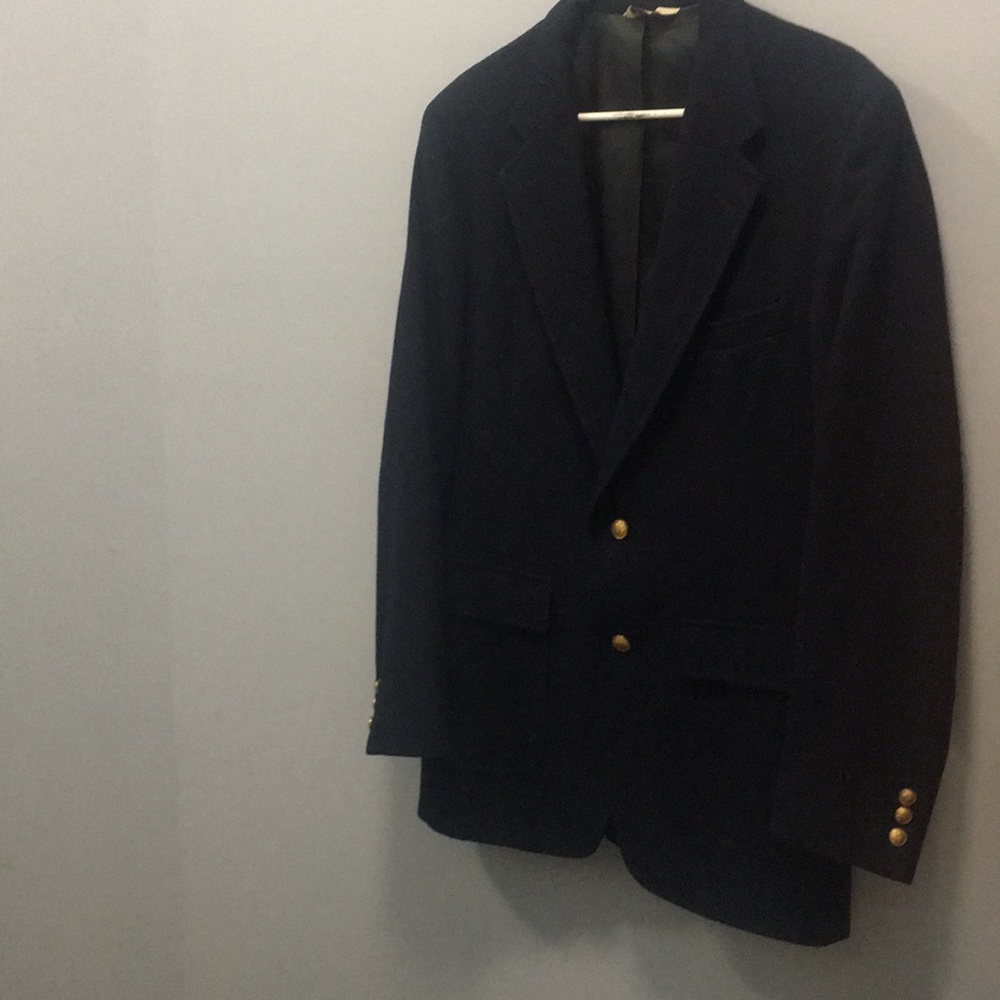Men’s navy wool blazer